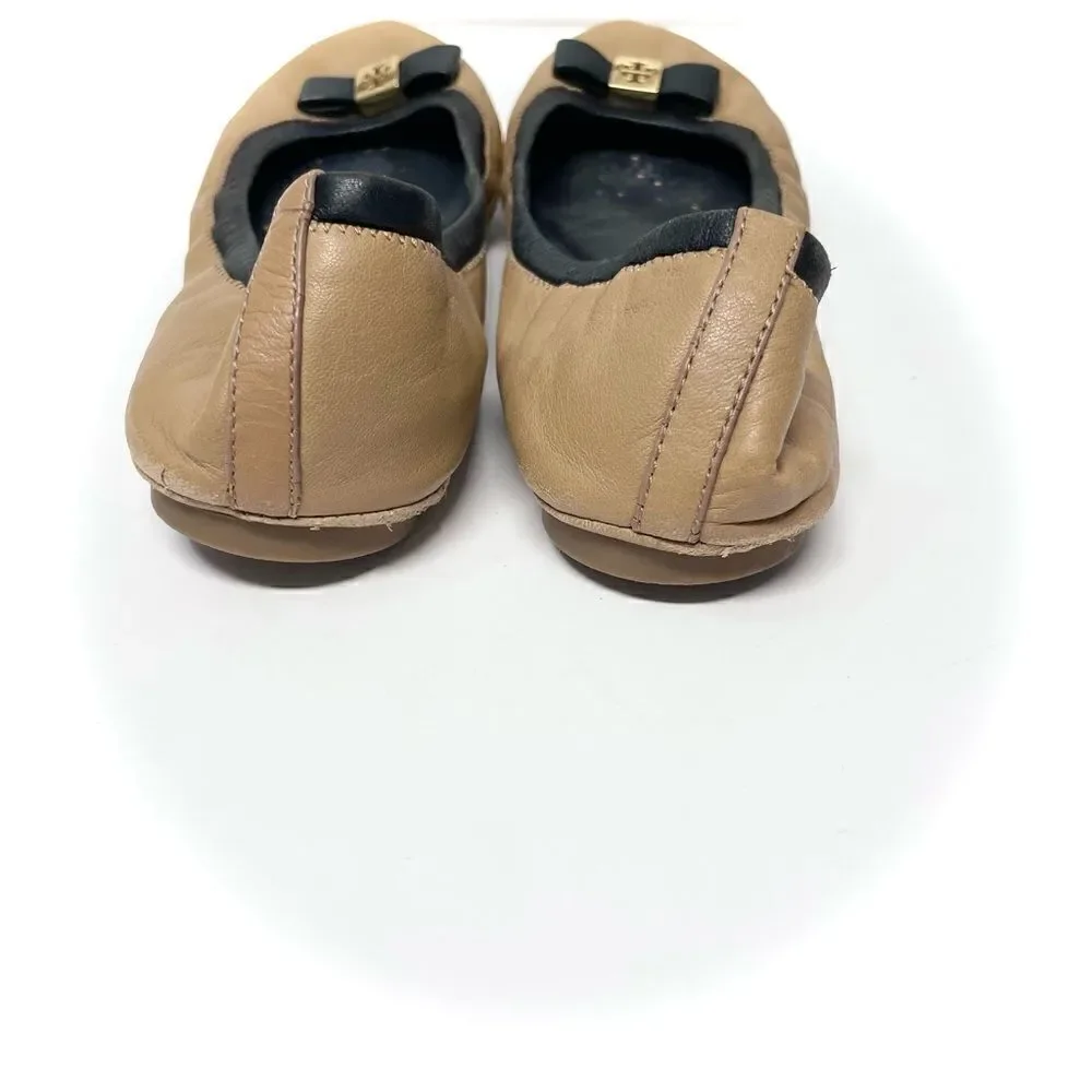 Tory Burch Eddie Logo Bow Two-Tone Ballerina Flat Clay Beige Size 8